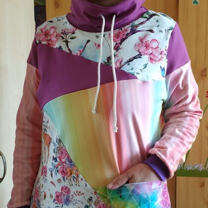 šílená mikina ze zbytečků :D